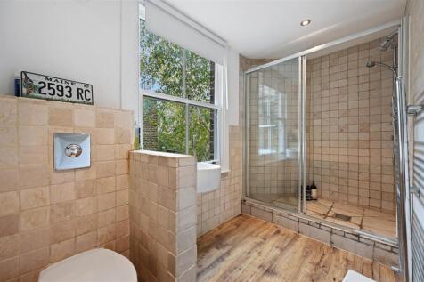 Stafford Mansions - Ensuite3 (1).JPG