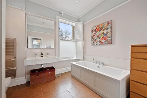 Batoum Gardens - Ensuite3 (1).JPG
