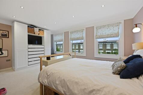 Minford Gardens - BedroomE3 (1).JPG