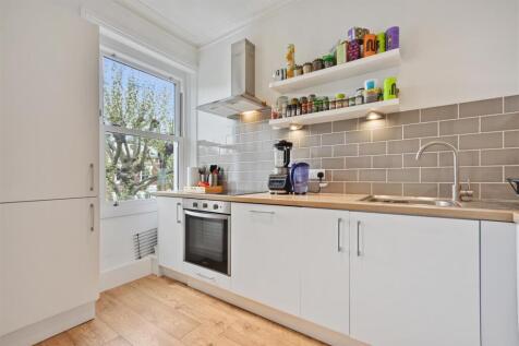 FB -  Hammersmith Grove - Kitchen3 (1).JPG