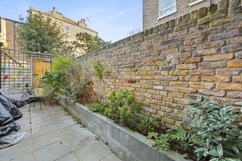 FBL - Brackenbury Road - Garden3 (1).JPG