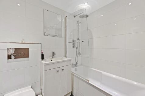 FBL - Brackenbury Road - Bathroom3 (1).JPG