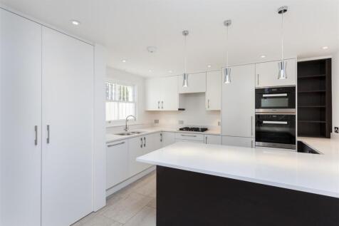 Faroe Road - Kitchen.jpg