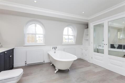 Faroe Road  - Ensuite.jpg