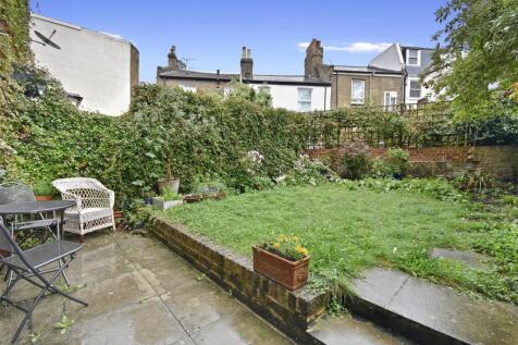 Caxton Road - Garden1 (1).JPG