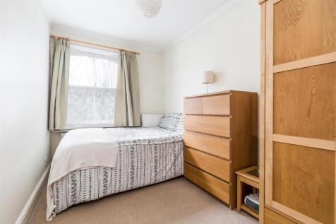 Lettings Hammersmith Minford Gardens  - Bedroom 3.