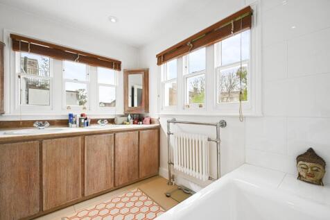 FBL - 191 Hammersmith Grove - Bathroom6 (1).jpg