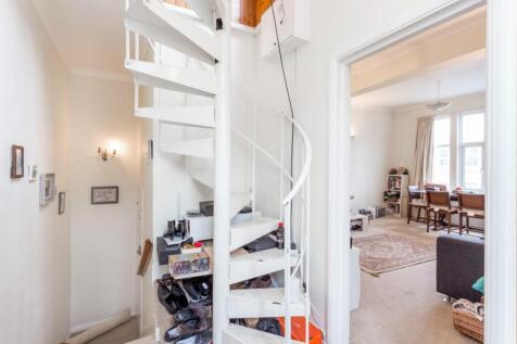 Lettings Hammersmith Maclise Road - Hall.jpg