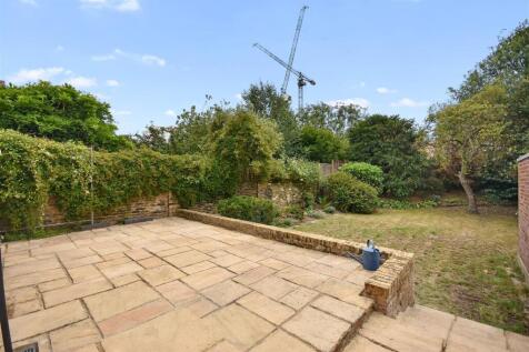 Brook Green Lettings  Heathfield Road - Garden1 (1