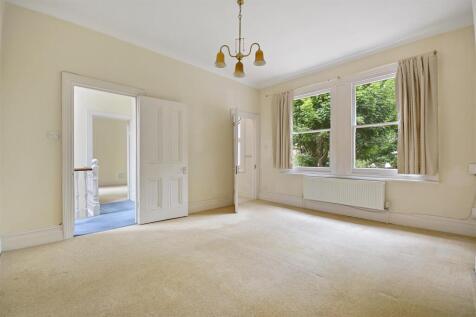 Brook Green Lettings  Heathfield Road - BedroomD3 