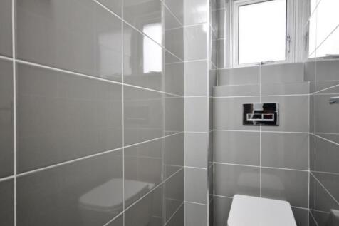 Lettings Brook Green Lainson Street  - Toilet.jpg