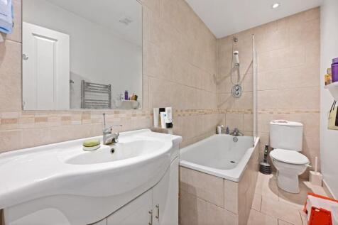 FBL - Sinclair Road - Bathroom3 (1).jpg