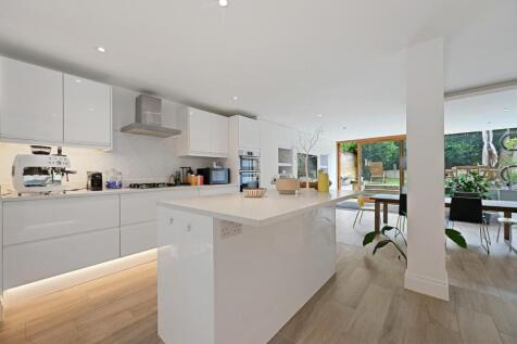 FBL - 52 Bolingbroke Road -  KitchenB3 (1).jpg