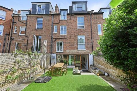 FBL - 52 Bolingbroke Road -  Garden1 (1).jpg