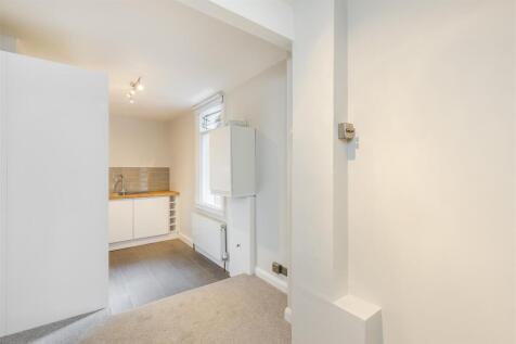 Lettings Hammersmith Hazlitt Road- Kitchen (4).jpg