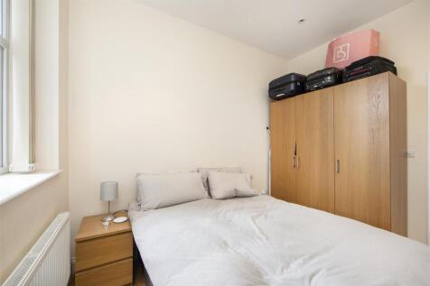 Woodstock Grove  - bed2.jpg