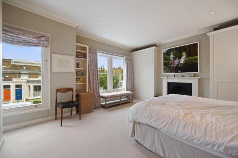 RCFB- brackenbury road- bedroom 9 (1).JPG