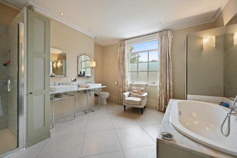 RCFB- brackenbury road- bathroom 3 (1).JPG
