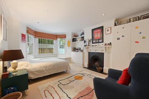 RCFB- brackenbury road- bedroom C6 (1).JPG