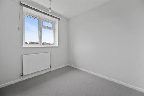 BCFBL - Westwick Gardens - Bedroom 2  (1).jpg