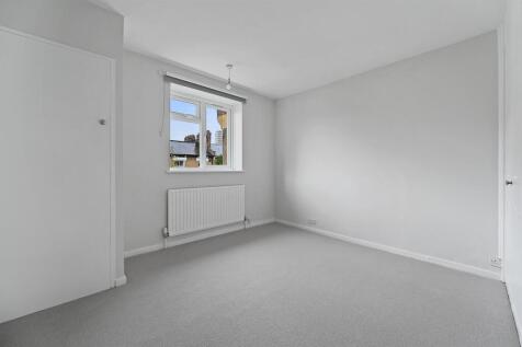 BCFBL - Westwick Gardens - Master Bedroom (1)-2.jp
