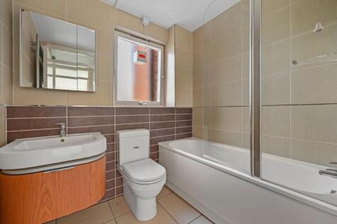 BCFBL - Mercer&#39;s Place- Bathroom (4).JPG