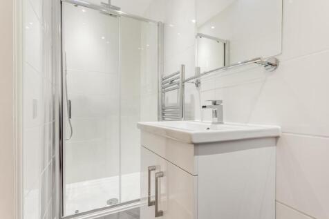 Applegarth Road - Bathroom.jpg
