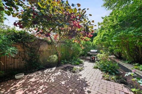Lena Gardens - Garden1 (1).JPG