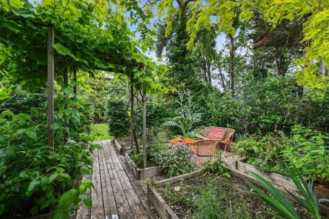 Goldhawk Road - GardenE1 (1).JPG