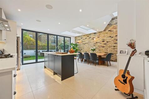 Godolphin Road - Kitchen3 (1).JPG