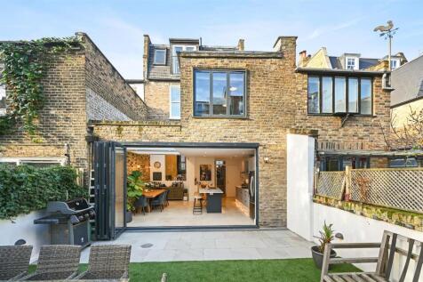 Godolphin Road - GardenB1 (1).JPG