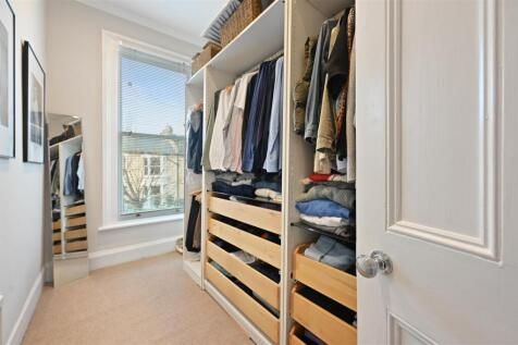 Godolphin Road - Ensuite2 (1).JPG