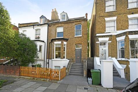 Brckenbury Gardens - Exterior
