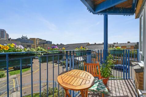 Woodger Road - Balcony