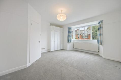 RCFBL&#61; hale gardens- bedroom B3 (1).jpg