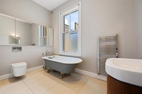 Aynhow Road - Ensuite3 (1).JPG