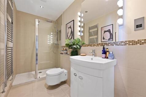 Sinclair Gardens - Shower Room3
