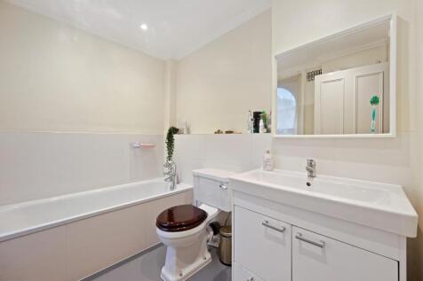 RCFBL- hammersmith grove- bathroom 6 (1).jpg