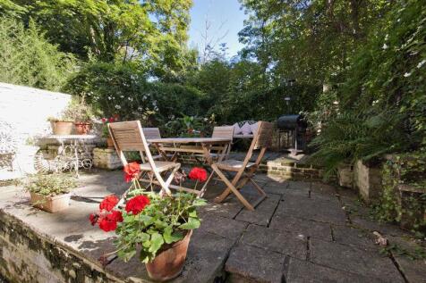 Lettings Hammersmith Sinclair Road  - Garden.jpg