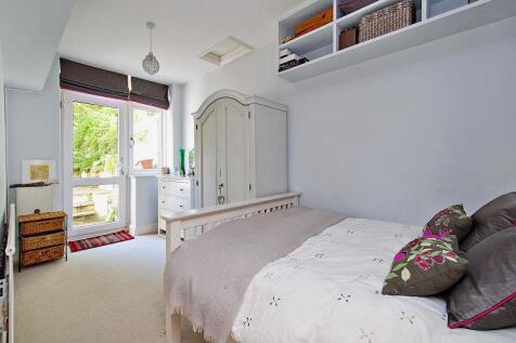 Lettings Hammersmith Sinclair Road - Bedroom 2.jpg