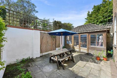 Black Lion Mews - GardenA3 (1).JPG