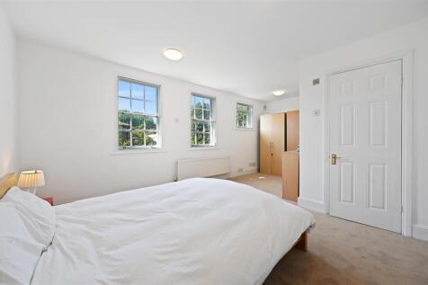 Black Lion Mews - BedroomD3 (1).JPG