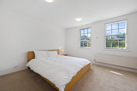 Black Lion Mews - BedroomC3 (1).JPG