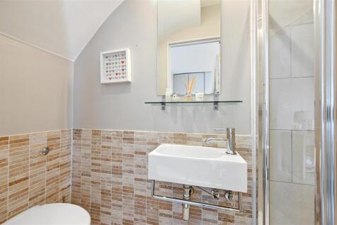 Rockley Road - Ensuite3 (1).JPG