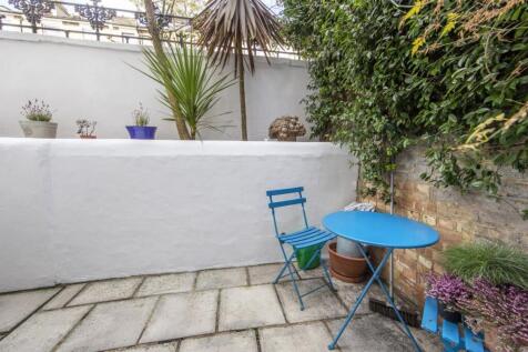 Sales Hammersmith Westwick Gardens - Garden.jpg
