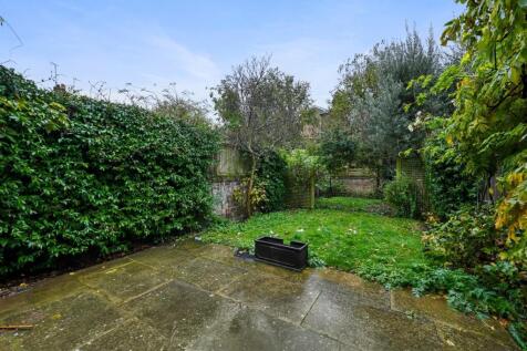 FB - 28 Applegarth Road - Garden 2.JPG