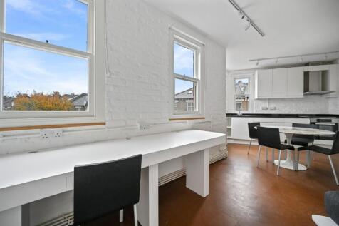 BCFBL - Addison Gardens -  Office (4).jpg