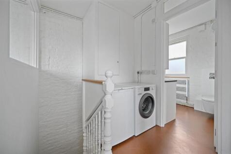 BCFBL - Addison Gardens - Hallway (4).jpg