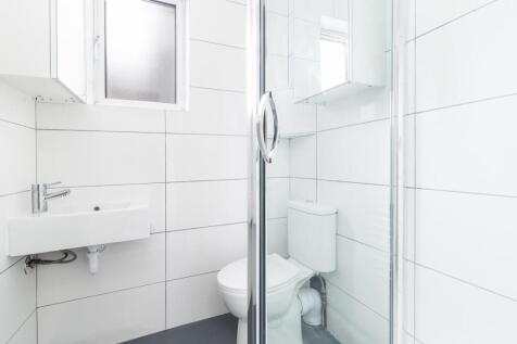 Lettings Brook Green Blythe Road - Bathroom.jpg