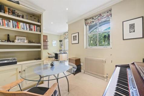 Oxford Gate - 21 (1).JPG